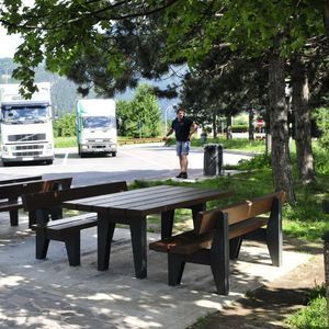 contemporary picnic table
