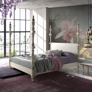 canopy bed