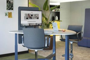 free-standing desk