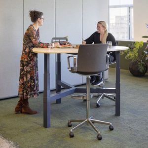 free-standing desk