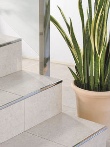 aluminum stair nosing 1
