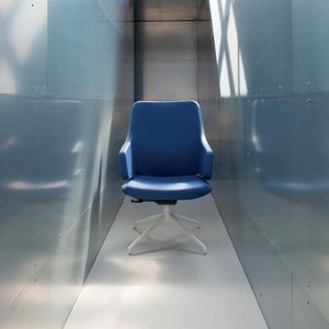 contemporary visitor chair