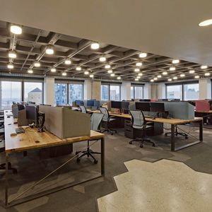 desk mounted office divider 1