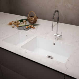 single-bowl kitchen sink