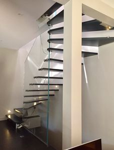 half-turn staircase / glass frame / oak steps / without risers