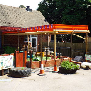 self-supporting pergola