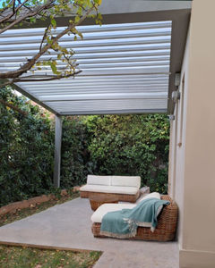 wall-mounted pergola 1