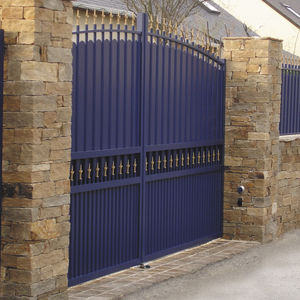 swing gate