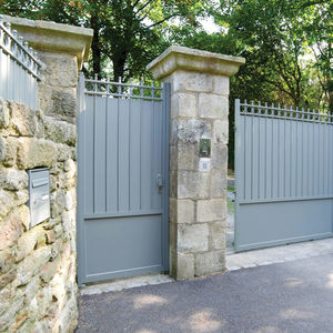 aluminum garden gate 1