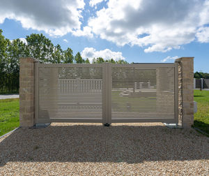 swing gate