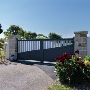 swing gate 1