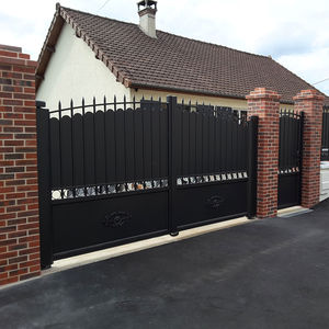 swing gate