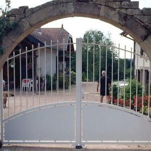 swing gate 1