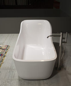 free-standing bathtub 1