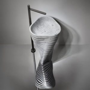 free-standing washbasin