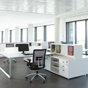 free-standing desk