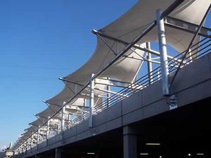 cable-and-membrane tensile structure