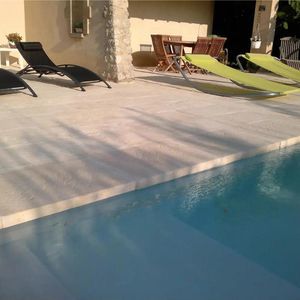 stone swimming pool coping