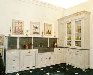 traditional kitchen / wooden / with handles