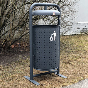 floor-standing trash can 1