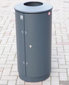 public trash can