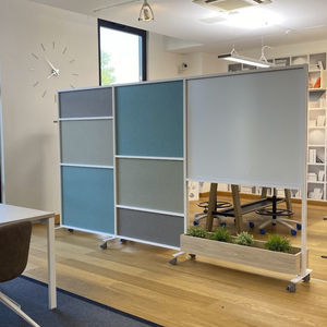 free-standing office divider 1