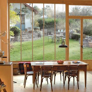 sliding window / wooden