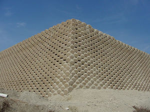 concrete retaining wall