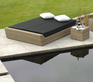 contemporary day-bed