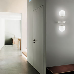 contemporary wall light