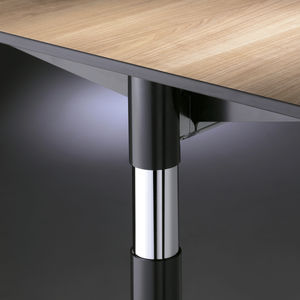 wood veneer desk / contemporary / commercial / height-adjustable