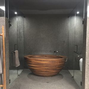 free-standing bathtub / oval / wooden