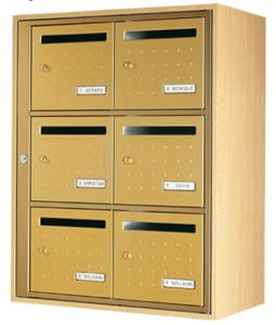 wall-mounted mailbox 1