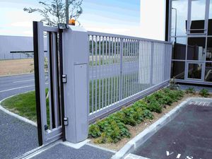 sliding gate