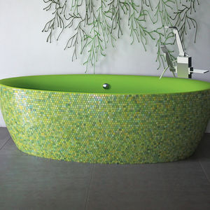 oval bathtub 1