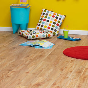 vinyl flooring / residential / tertiary / strip
