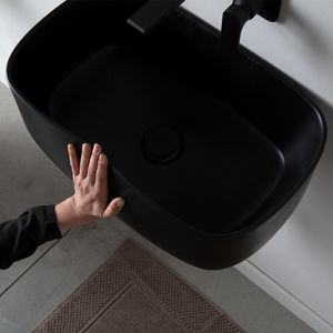 wall-mounted washbasin