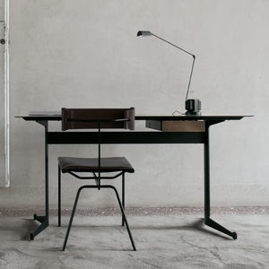 free-standing desk