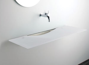 wall-mounted washbasin