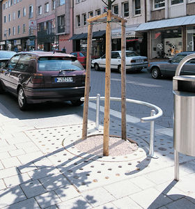square tree grate 1