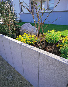 reinforced concrete retaining wall