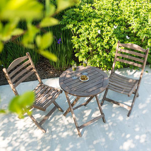 traditional table and chair set