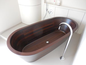 oval bathtub