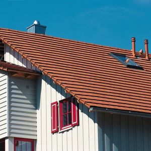 flat roof tile / clay / red / black