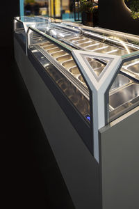 counter refrigerated display case