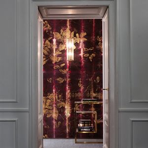contemporary wallpaper / floral motif