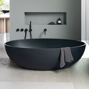 oval bathtub