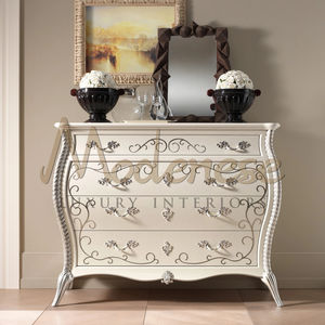 Baroque chest of drawers