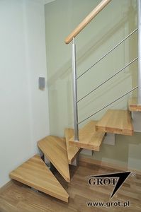 half-turn staircase / metal frame / wooden steps / without risers