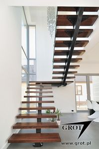 half-turn staircase / metal frame / wooden steps / without risers